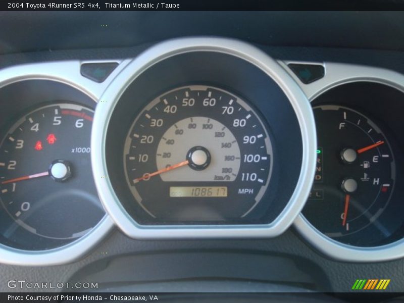 Titanium Metallic / Taupe 2004 Toyota 4Runner SR5 4x4