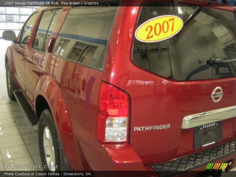 Red Brawn / Graphite 2007 Nissan Pathfinder SE 4x4