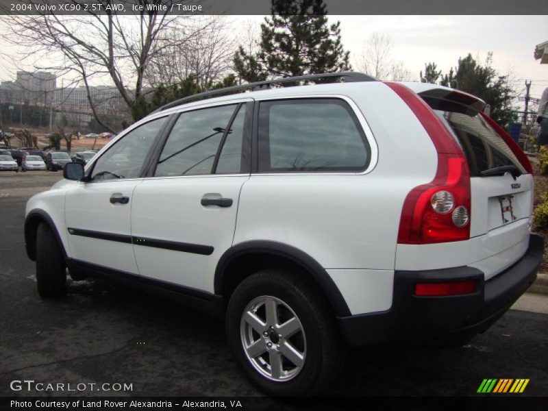 Ice White / Taupe 2004 Volvo XC90 2.5T AWD
