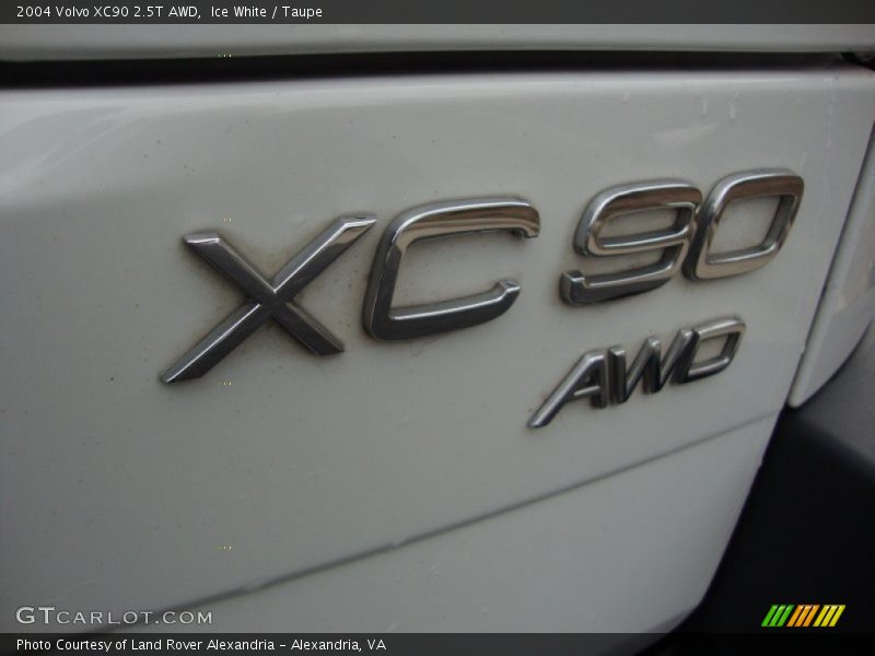 Ice White / Taupe 2004 Volvo XC90 2.5T AWD