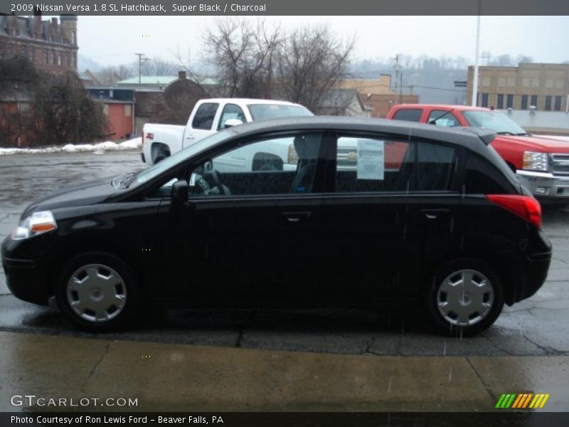 Super Black / Charcoal 2009 Nissan Versa 1.8 SL Hatchback