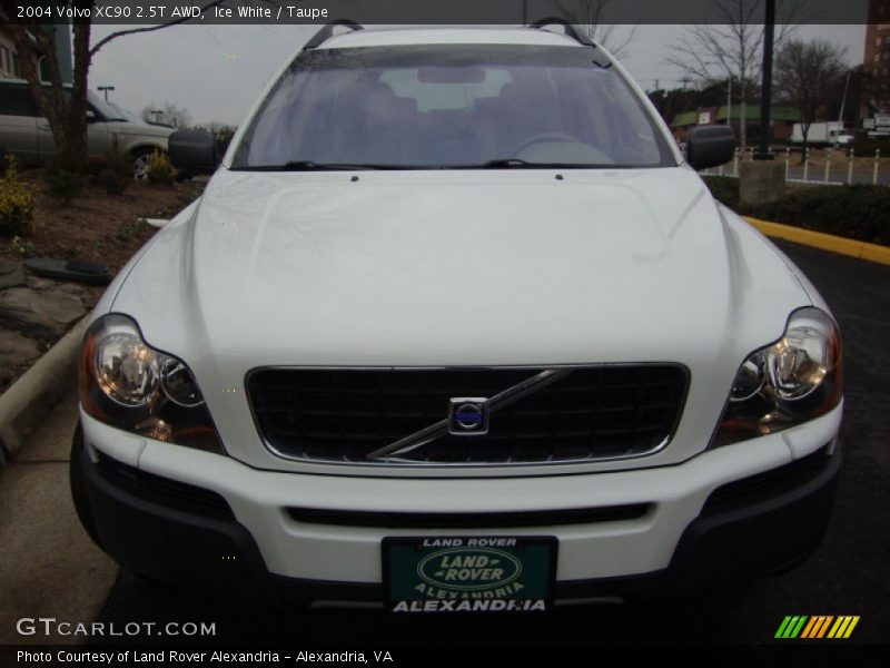 Ice White / Taupe 2004 Volvo XC90 2.5T AWD