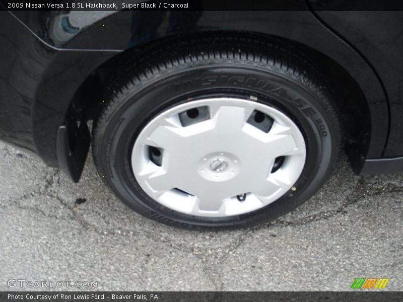 Super Black / Charcoal 2009 Nissan Versa 1.8 SL Hatchback