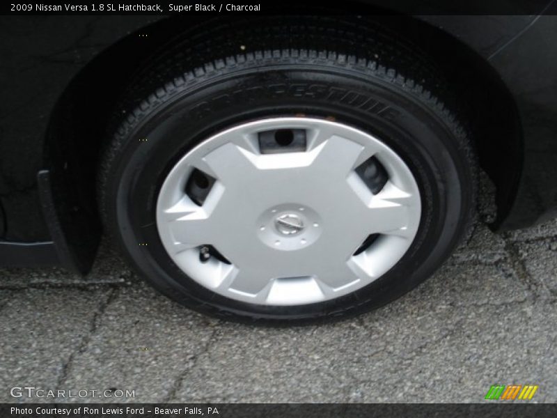 Super Black / Charcoal 2009 Nissan Versa 1.8 SL Hatchback