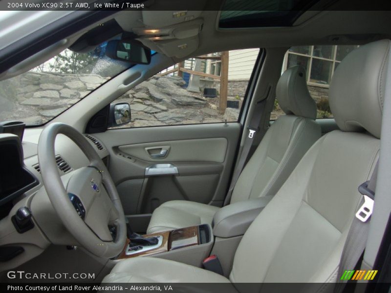 Ice White / Taupe 2004 Volvo XC90 2.5T AWD