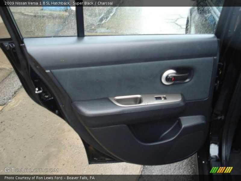 Super Black / Charcoal 2009 Nissan Versa 1.8 SL Hatchback