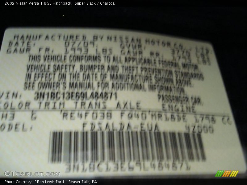 Super Black / Charcoal 2009 Nissan Versa 1.8 SL Hatchback