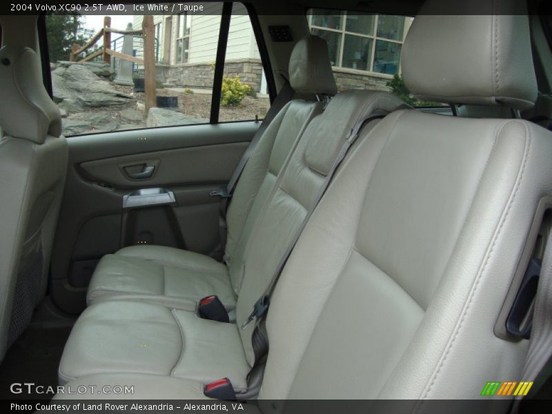Ice White / Taupe 2004 Volvo XC90 2.5T AWD