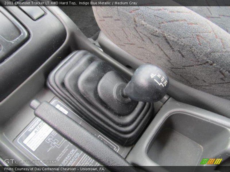 Indigo Blue Metallic / Medium Gray 2003 Chevrolet Tracker LT 4WD Hard Top