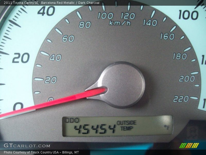 Barcelona Red Metallic / Dark Charcoal 2011 Toyota Camry SE
