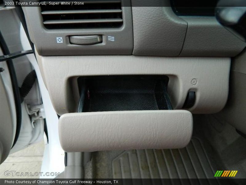 Super White / Stone 2003 Toyota Camry LE