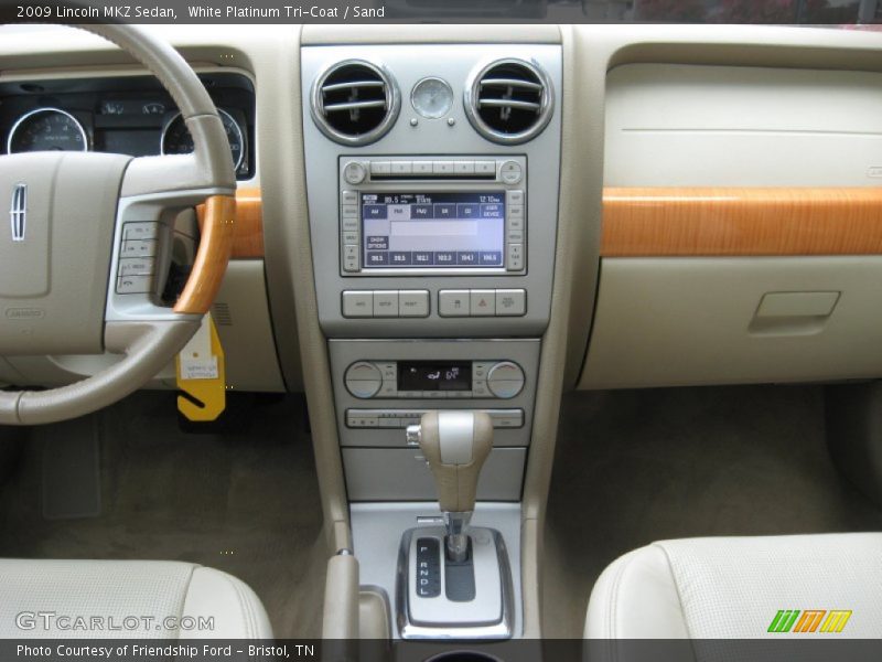 White Platinum Tri-Coat / Sand 2009 Lincoln MKZ Sedan