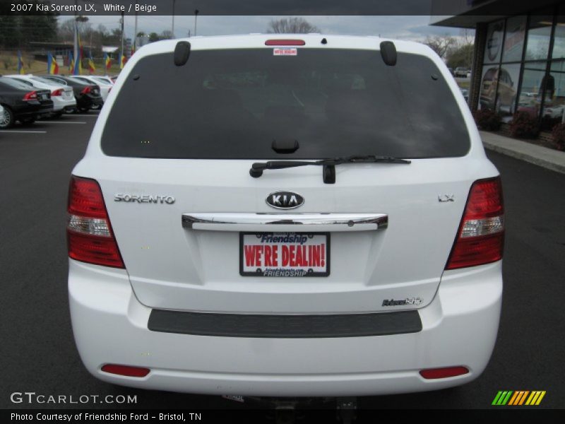 White / Beige 2007 Kia Sorento LX