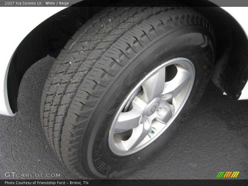 White / Beige 2007 Kia Sorento LX