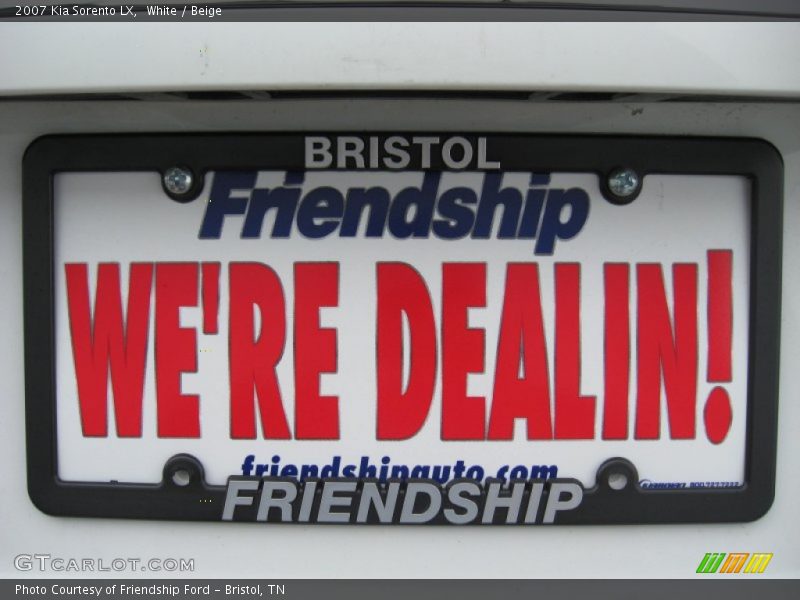 White / Beige 2007 Kia Sorento LX