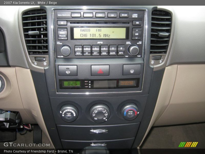 White / Beige 2007 Kia Sorento LX