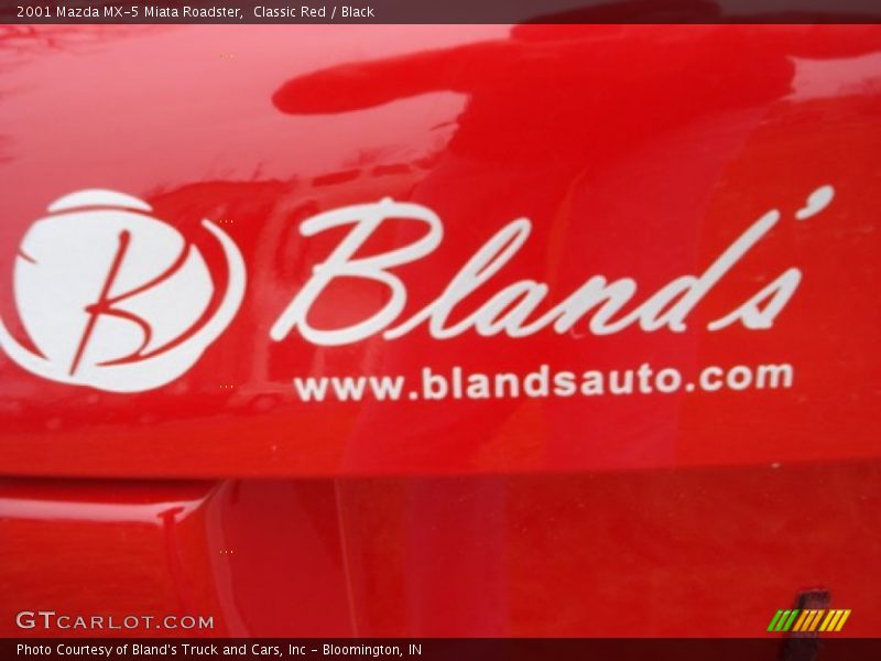 Classic Red / Black 2001 Mazda MX-5 Miata Roadster