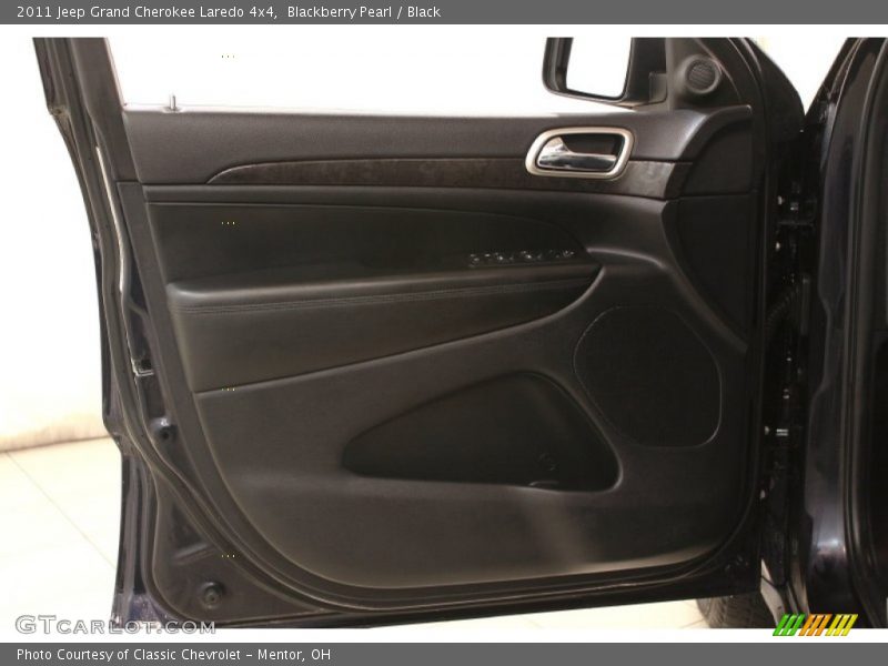 Blackberry Pearl / Black 2011 Jeep Grand Cherokee Laredo 4x4