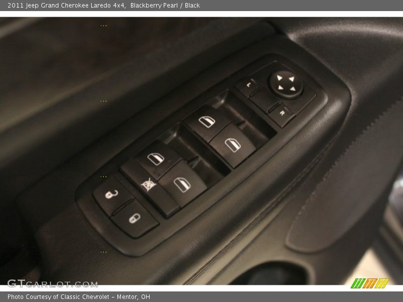 Blackberry Pearl / Black 2011 Jeep Grand Cherokee Laredo 4x4