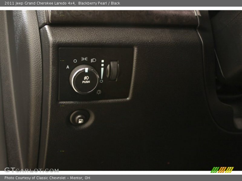 Blackberry Pearl / Black 2011 Jeep Grand Cherokee Laredo 4x4