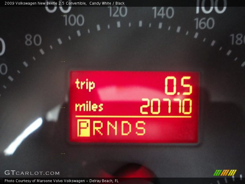 Candy White / Black 2009 Volkswagen New Beetle 2.5 Convertible