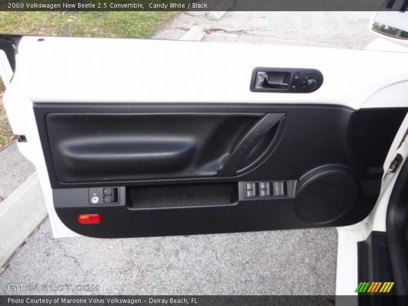 Candy White / Black 2009 Volkswagen New Beetle 2.5 Convertible