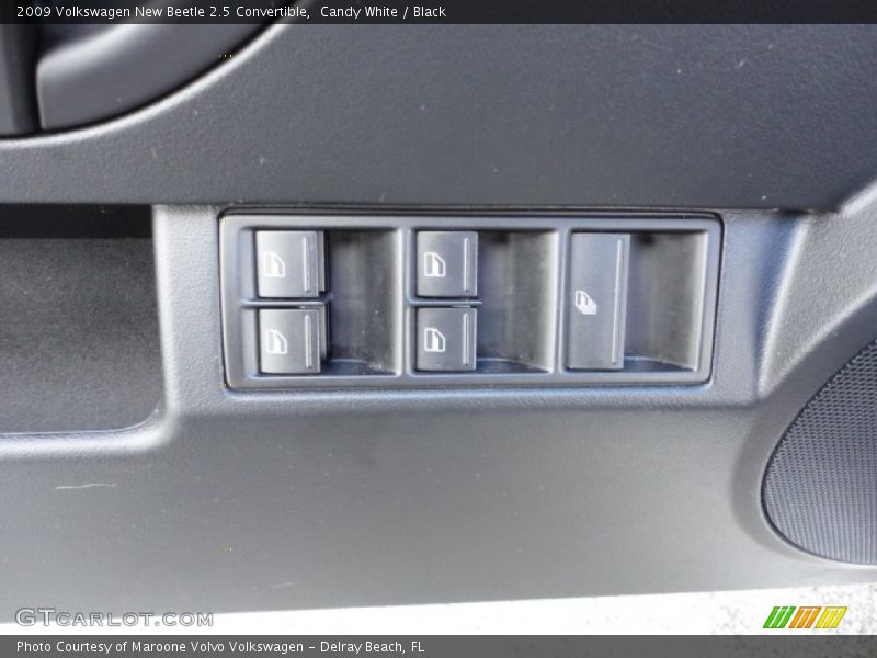 Candy White / Black 2009 Volkswagen New Beetle 2.5 Convertible