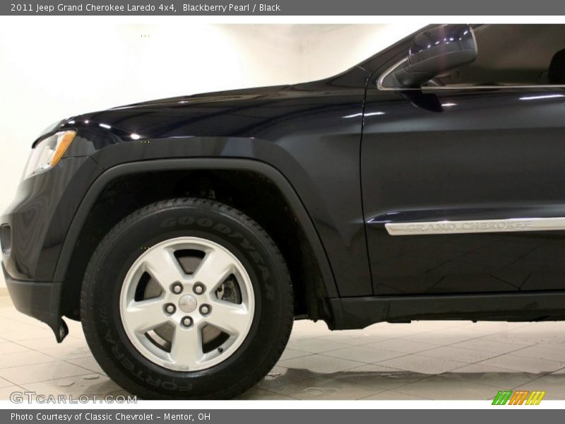 Blackberry Pearl / Black 2011 Jeep Grand Cherokee Laredo 4x4