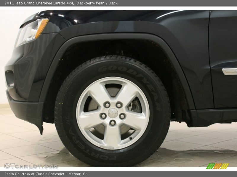 Blackberry Pearl / Black 2011 Jeep Grand Cherokee Laredo 4x4