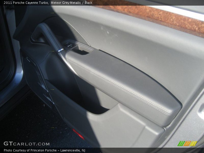 Meteor Grey Metallic / Black 2011 Porsche Cayenne Turbo