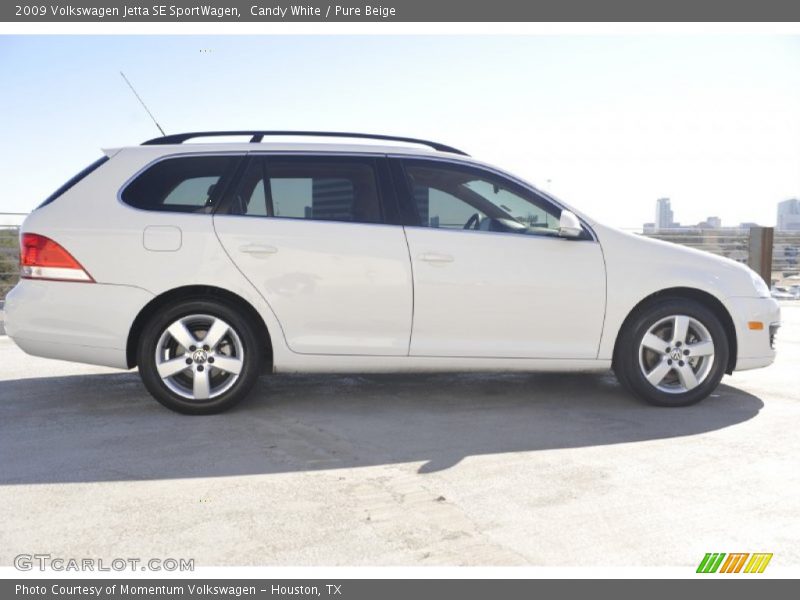Candy White / Pure Beige 2009 Volkswagen Jetta SE SportWagen