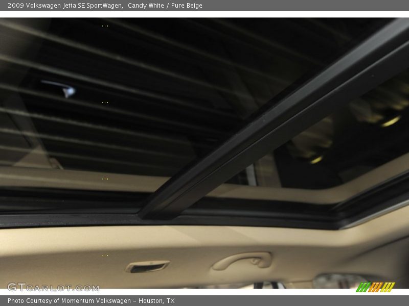 Candy White / Pure Beige 2009 Volkswagen Jetta SE SportWagen