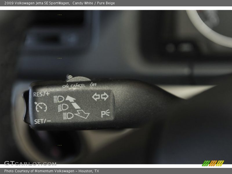 Candy White / Pure Beige 2009 Volkswagen Jetta SE SportWagen