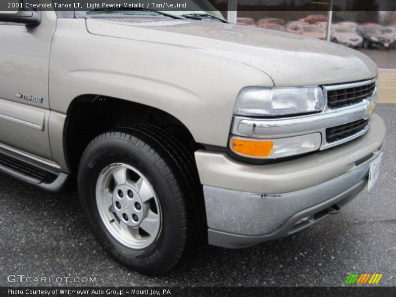 Light Pewter Metallic / Tan/Neutral 2001 Chevrolet Tahoe LT