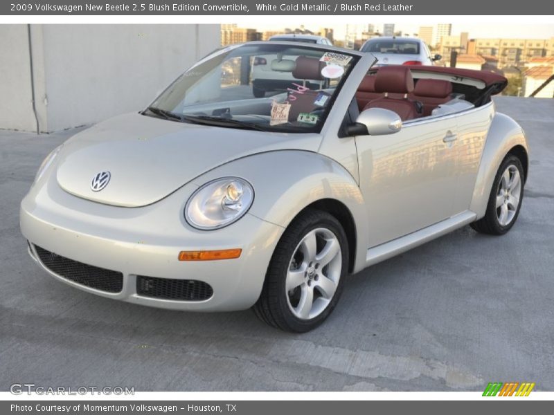 Front 3/4 View of 2009 New Beetle 2.5 Blush Edition Convertible