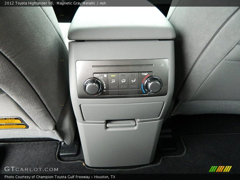 Controls of 2012 Highlander V6