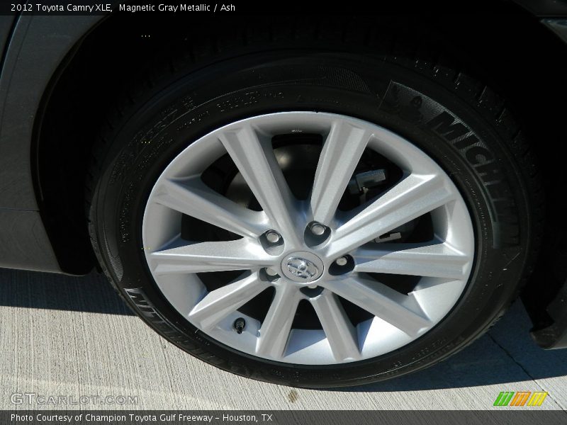 Magnetic Gray Metallic / Ash 2012 Toyota Camry XLE