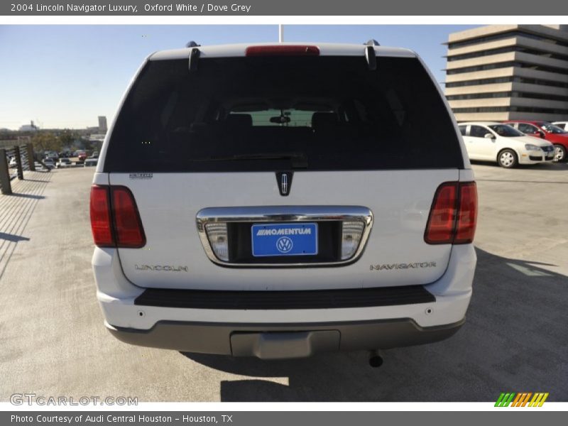 Oxford White / Dove Grey 2004 Lincoln Navigator Luxury
