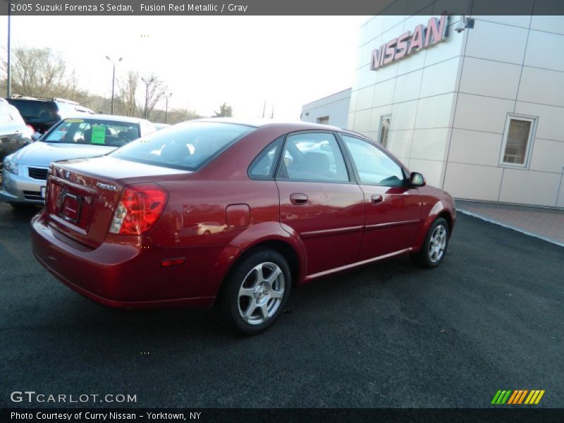 Fusion Red Metallic / Gray 2005 Suzuki Forenza S Sedan