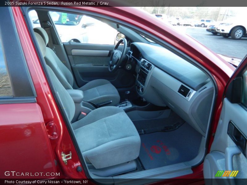 Fusion Red Metallic / Gray 2005 Suzuki Forenza S Sedan
