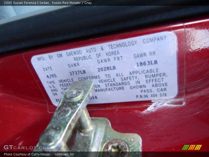 Fusion Red Metallic / Gray 2005 Suzuki Forenza S Sedan
