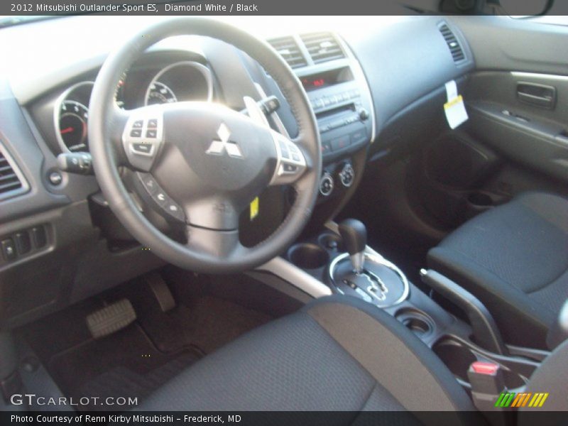 Diamond White / Black 2012 Mitsubishi Outlander Sport ES