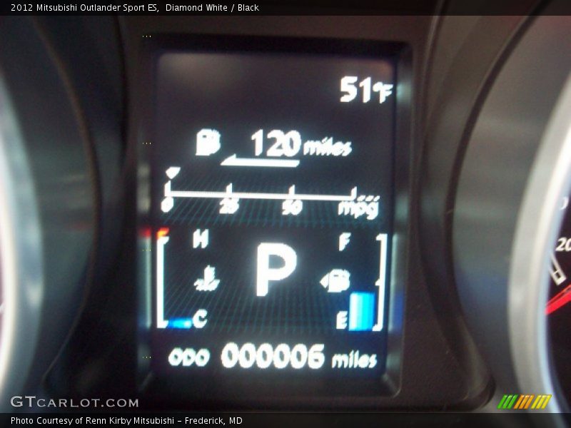 Diamond White / Black 2012 Mitsubishi Outlander Sport ES