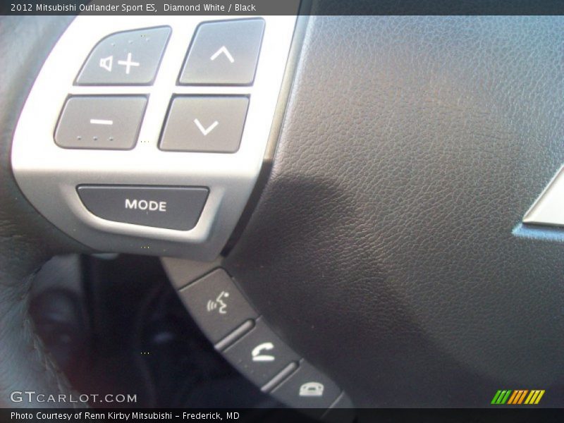 Diamond White / Black 2012 Mitsubishi Outlander Sport ES