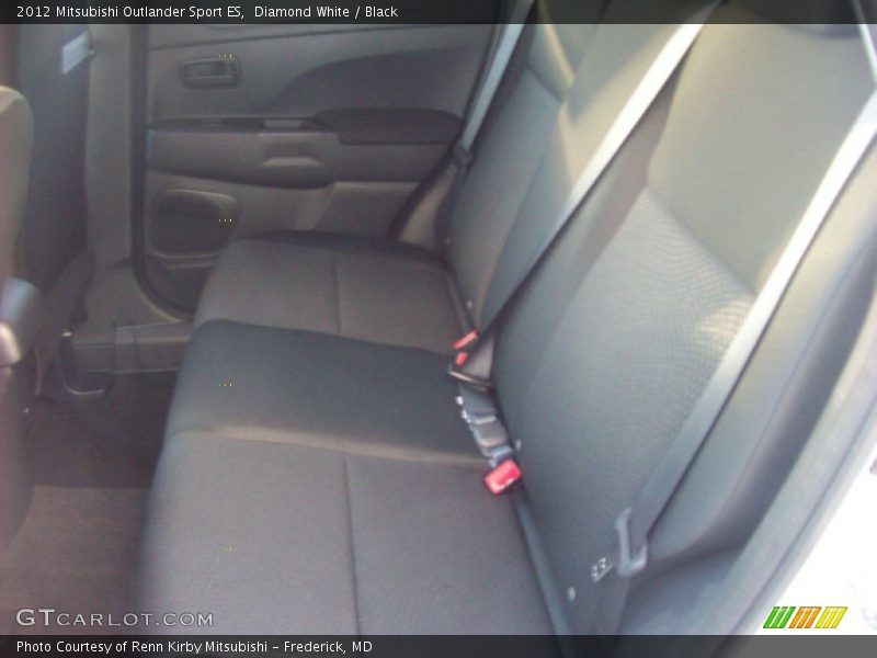 Diamond White / Black 2012 Mitsubishi Outlander Sport ES