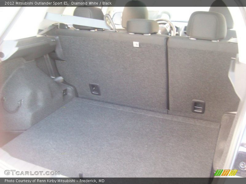 Diamond White / Black 2012 Mitsubishi Outlander Sport ES