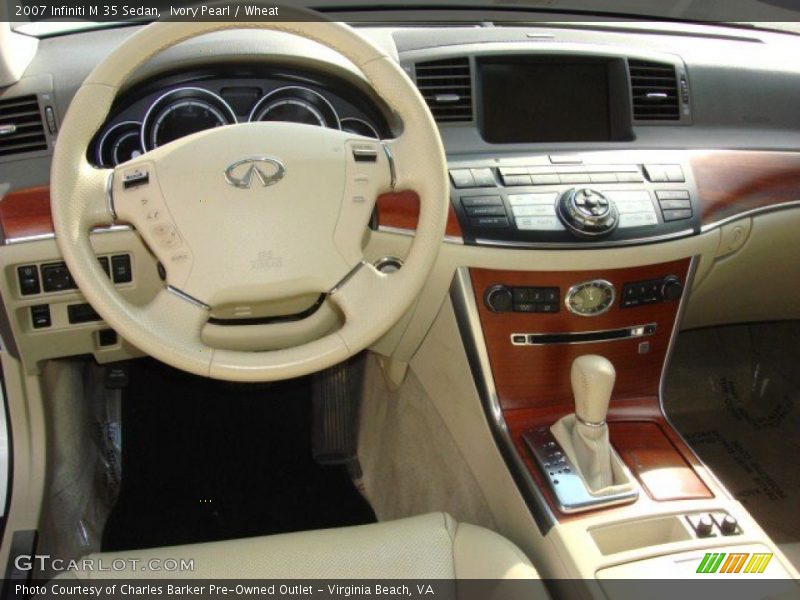 Dashboard of 2007 M 35 Sedan