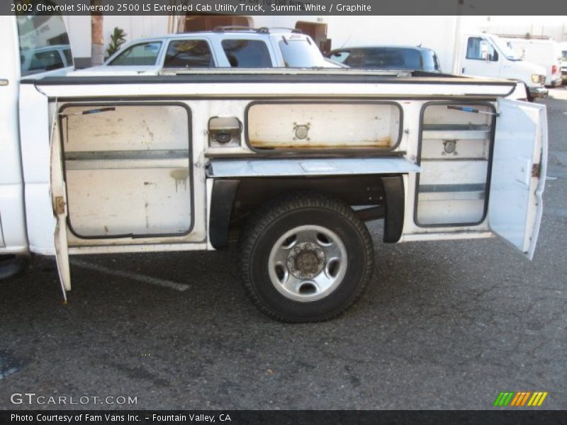Summit White / Graphite 2002 Chevrolet Silverado 2500 LS Extended Cab Utility Truck