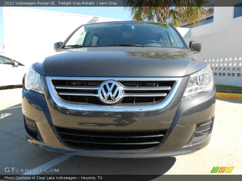 Twilight Gray Metallic / Aero Gray 2012 Volkswagen Routan SE