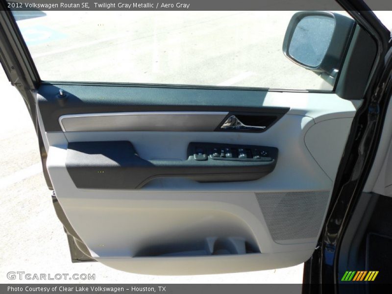 Twilight Gray Metallic / Aero Gray 2012 Volkswagen Routan SE